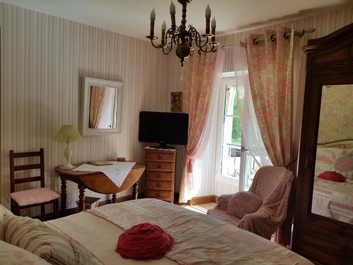 Sous Les Remparts Bed & Breakfast Solignac Dış mekan fotoğraf