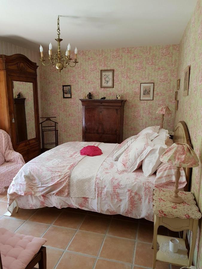 Sous Les Remparts Bed & Breakfast Solignac Dış mekan fotoğraf