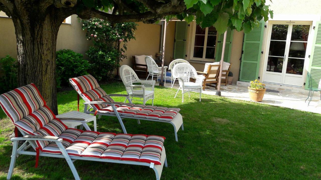 Sous Les Remparts Bed & Breakfast Solignac Dış mekan fotoğraf